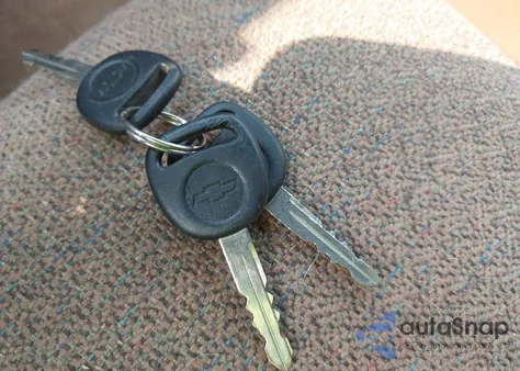 1999 Chevrolet Silverado K1500 z USA, uszkodzony, nr VIN 1GCEK14V8XE220009